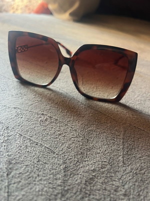 Tortoise sunglasses with gradient lens new, black and brown