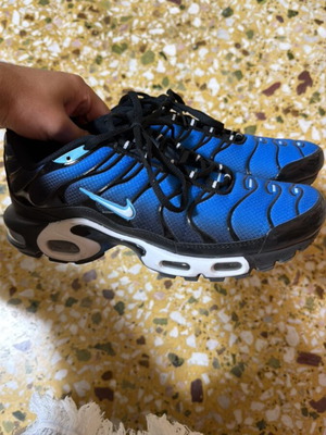 Nike TN sneakers size 43 like new, black and blue