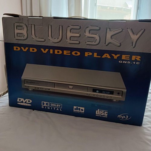 Bluesky GN5.1C DVD/CD player like new with remote and SCART cable