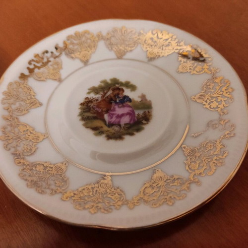 Vintage collectible cups with saucers like new, gift 3 saucers