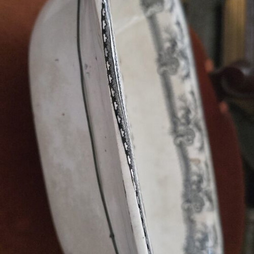 Ceramic bowl used with crack