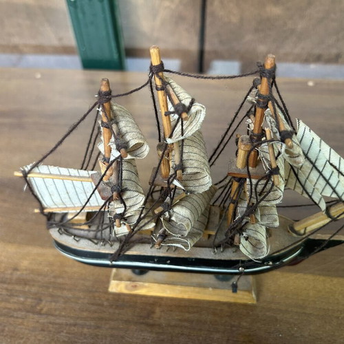 Decorative model ship