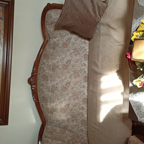 Louikenz living room set like new, walnut wood sofa and 4 armchairs