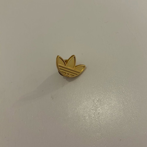 Adidas Pin χρυσή καρφίτσα καινούργιο