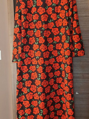 Chaton dress like new with pockets, size S-M, black and red