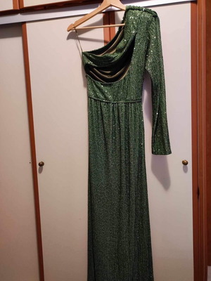 Nazezhda green dress with sequins like new