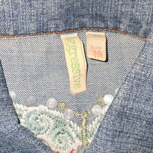 Denim jacket embroidered butterfly like new