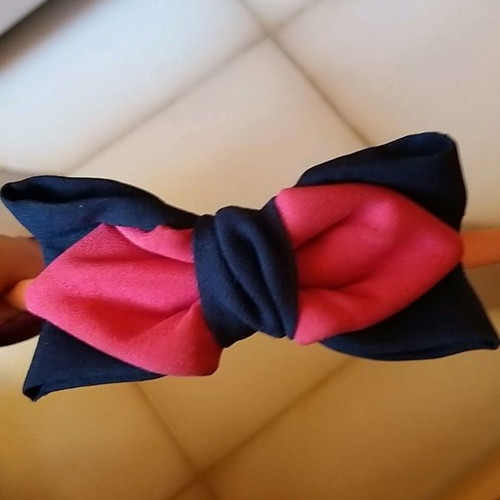 Hairband with bow