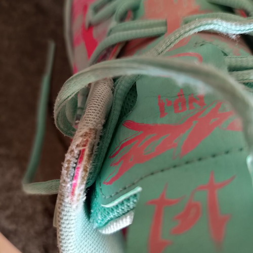 Puma MB.01 M.E.L.O. x 1 of One Rick and Morty basketball shoes used, size 43, pink mint