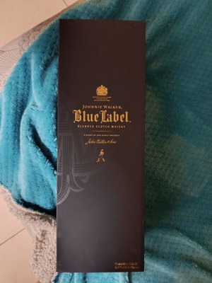 Johnnie Walker Blue Label Blended Scotch Whisky 750ml sealed