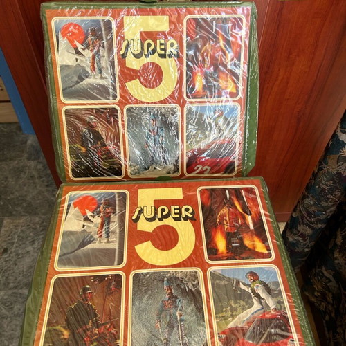 Toy bags used, very old, with cases, Super 5 Agents