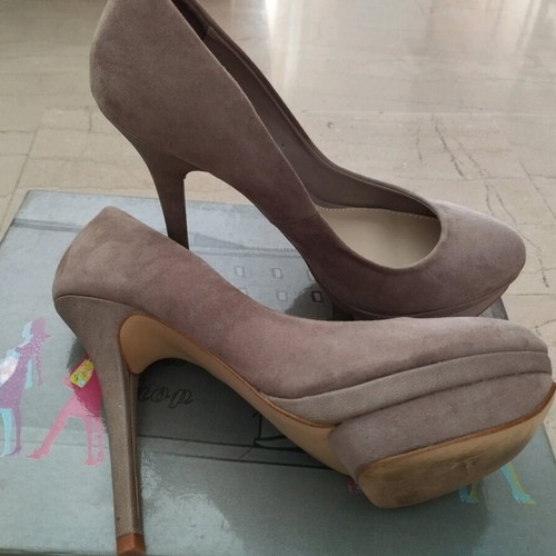 Stradivarius suede beige pumps like new