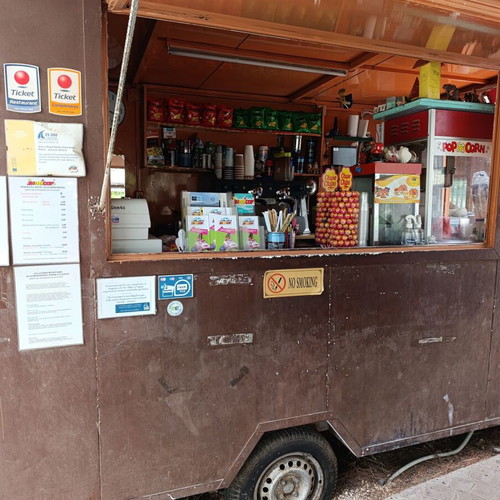 Trailer Cantina Fully Equipped With Coffee Machine And Security System