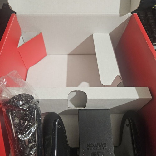Nintendo Switch OLED Mario edition σαν καινούργιο με Mario Kart 8 και αξεσουάρ