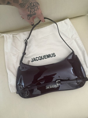 Jacquemus Le Bisou τσάντα ώμου σε μπορντό