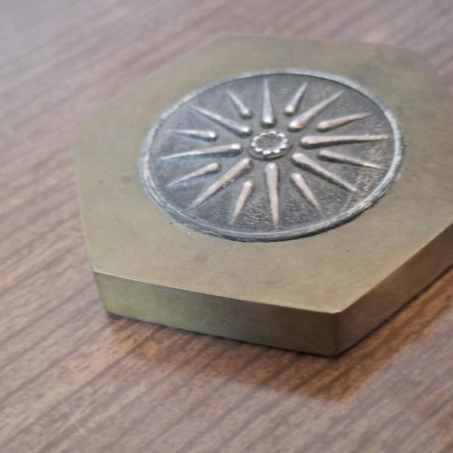 Paperweight used with Star - Vergina Sun design