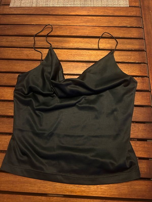 Crop camisole blouse like new, elastic with draped neckline