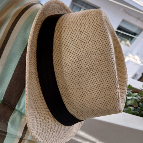 Crab hats new no 58, white and beige, set of 2