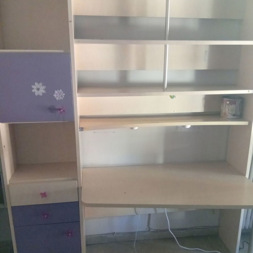 Neoset desk and bookshelf like new