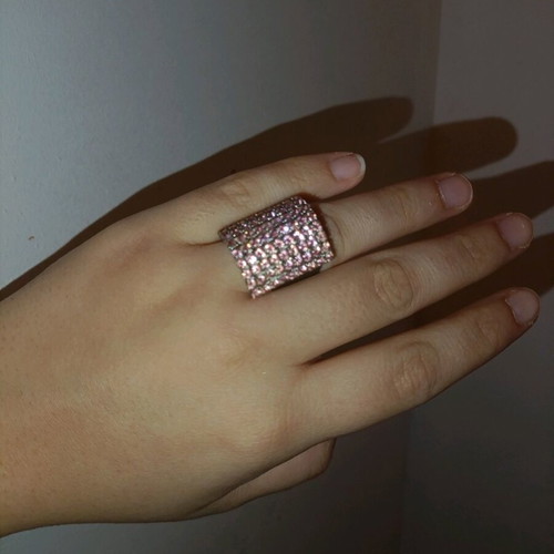 Marguerite ring used with sparkling pink zircon