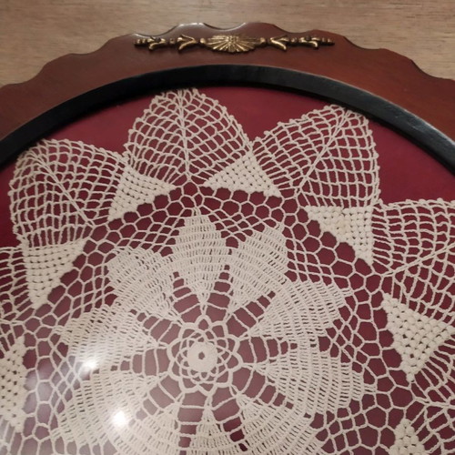 Wooden serving tray with crochet used, 40cm diameter