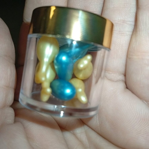 Formula for Immediate Firming and Restructuring in 10g Plastic Jar