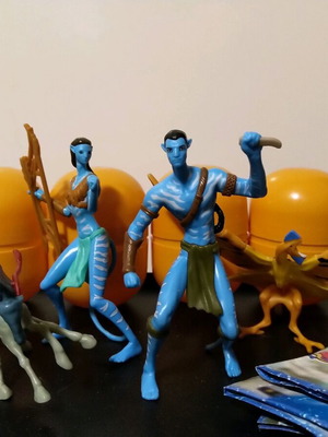 Avatar figures new, set of 4 from Kinder Easter egg