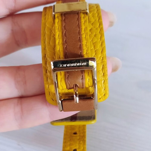 Burberry bracelet for hand like new, brown and yellow