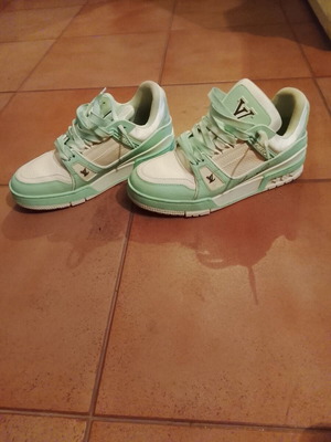 Louis Vuitton Trainer Sneakers mint green and white, like new, size 39