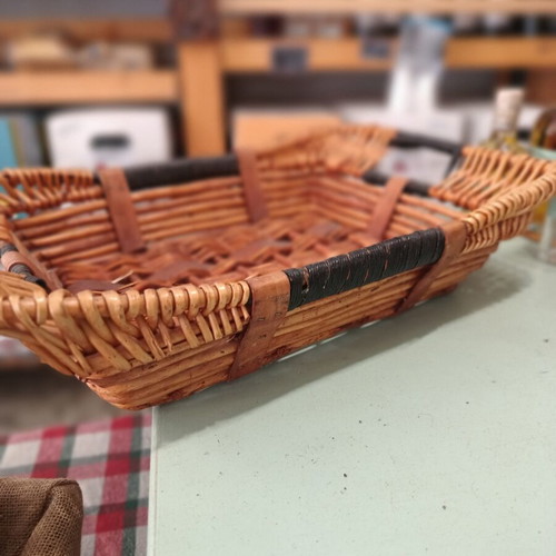 Wicker baskets new, set with various sizes and packaging materials