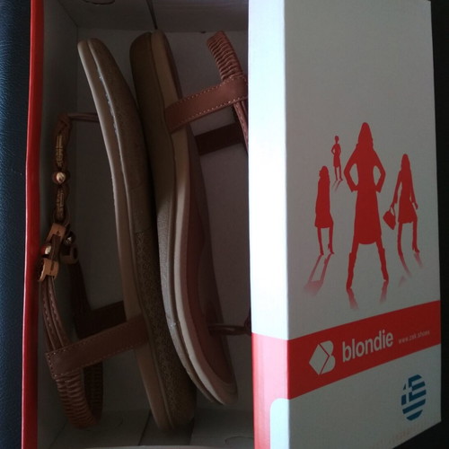 Blondie sandals camel color new, size 38