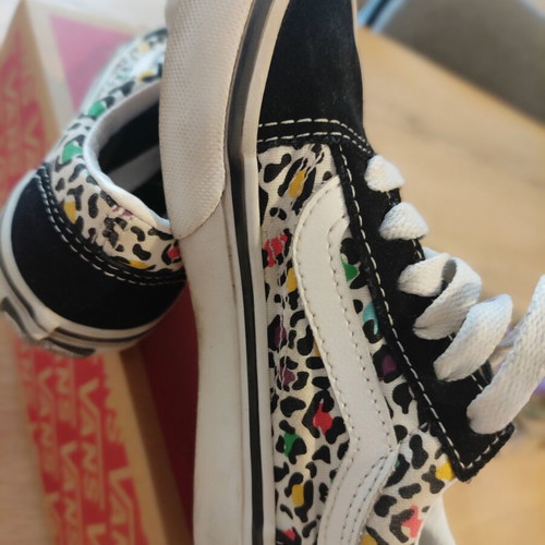 Vans kids shoes size 27 like new, sneakers