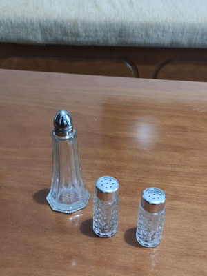 Salt shakers set of three small glass like new