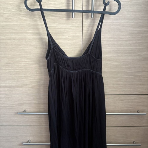 H&M dress like new, size medium, black