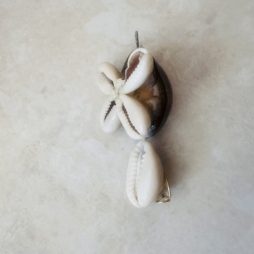 Vintage Handmade Turtle Decor Made of Natural Cowrie Shells Like New