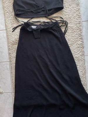 Arpyes set top and skirt medium like new, black
