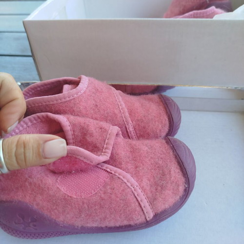 Biomechanics children's slippers No23 like new, winter pink and purple