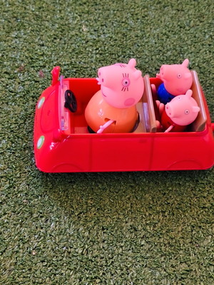 Peppa Pig Car with 3 Collectible Figures like new