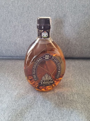 Dimple 12 Years Old De Luxe Scotch Whisky 75cl new, vintage collectible