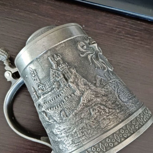 German vintage beer stein like new with lid and relief design