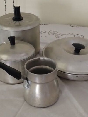 Μικρά σκεύη κουζίνας μεταχειρισμένα, σετ 4 αλουμινίου