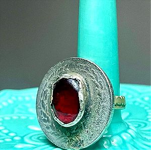 Χειροποίητο δαχτυλίδι με κόκκινη πέτρα