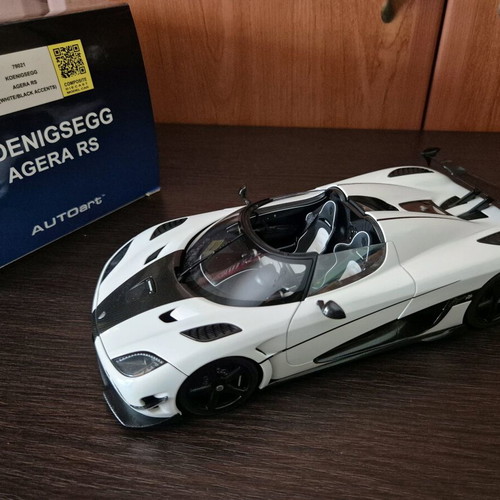 Koenigsegg Agera RS Autoart 1/18 new, white/carbon