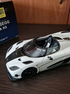 Koenigsegg Agera RS Autoart 1/18 new, white/carbon