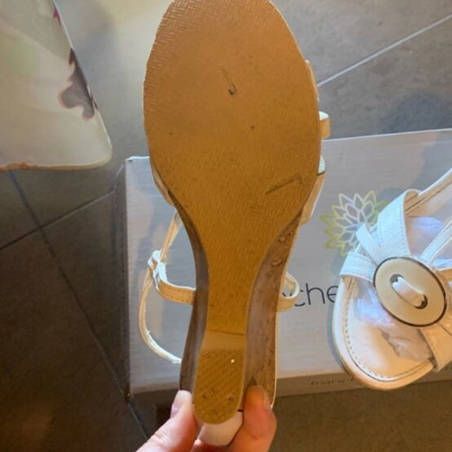 Vera Pelle white sandals like new, genuine leather, size 36