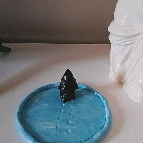 Handmade clay decorative piece 'The lonely penguin' new