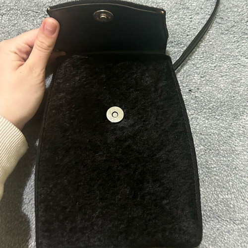 Black crossbody bag with leather and velvet like new, vintage