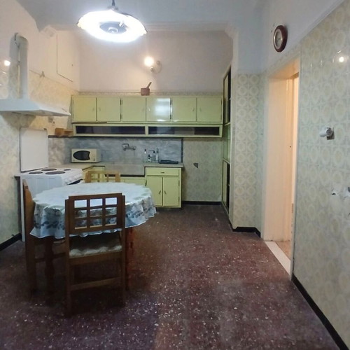 Ground floor apartment 88 sqm with yard and storage in Agia Sofia Piraeus