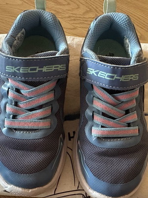 Skechers παιδικά παπούτσια νούμερο 27 μεταχειρισμένα, άνετα και ποιοτικά