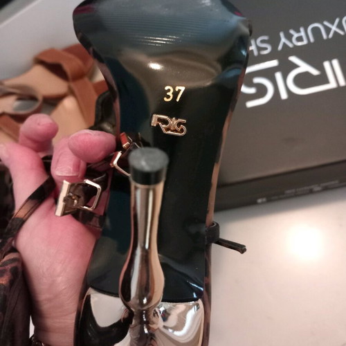 Iris sandals new, black with gold details, size 37